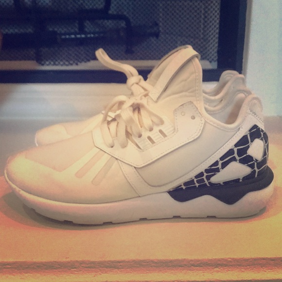 adidas Shoes - Adidas white sneakers adidas Shoes - Adidas white sneakers